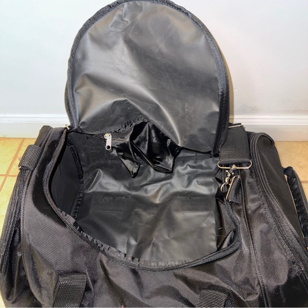 Chicago Bulls Duffle Bag - Picture 7 of 12